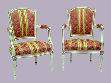 Fauteuils de salon Louis XVI Marie-Antoinette à clochetons