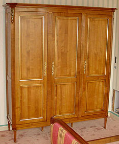 Armoire Louis Louis XVI 3 portes