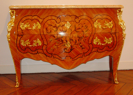 Commode Louis XV en bois de rose dessus marbre, Brocatelle