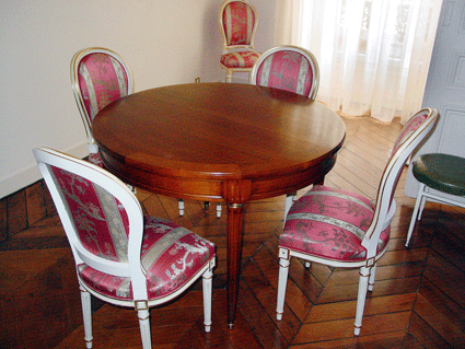 Table ronde Louis XVI - diamètre 110 - 2 allonges